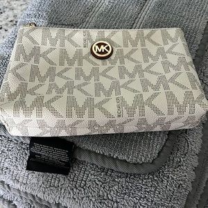 Micheal kors makeup bag